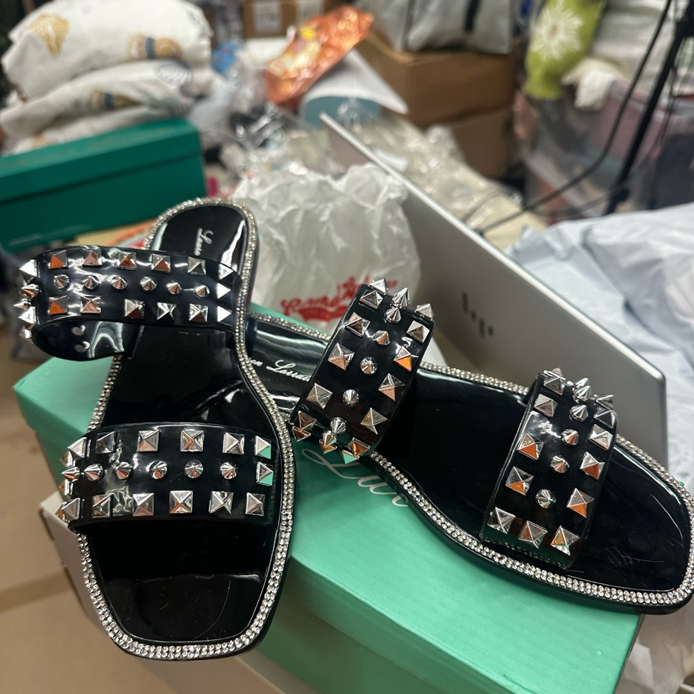 NIB Lauren Lorraine Studley Black Sandals with Silver Accents Size 6.5